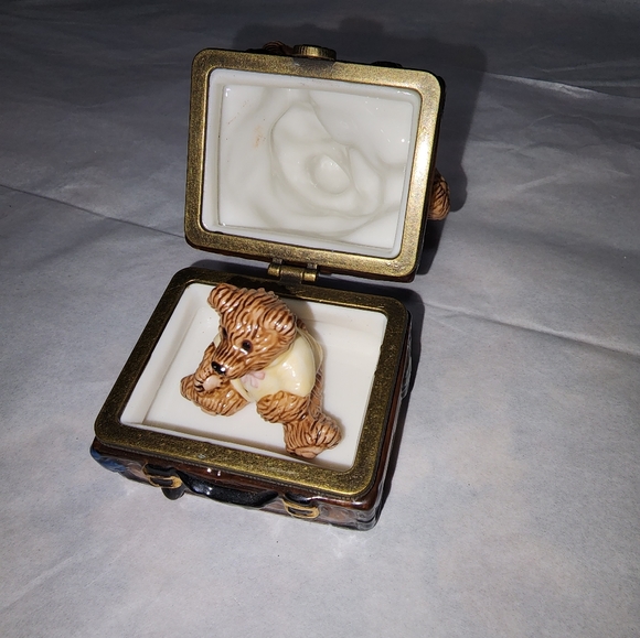 Bearware Pottery Momma Bear on Trunk with Baby - Picture 5 of 10